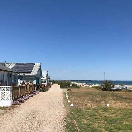 Stay At 'The Elms' In Tranquil Church Norton, Selsey - Ground Floor Bedroom, Own Private Bathroom, Quiet Beach, 2 Acre Garden By The Sea, On Edge Of Wildlife Nature Reserve מראה חיצוני תמונה